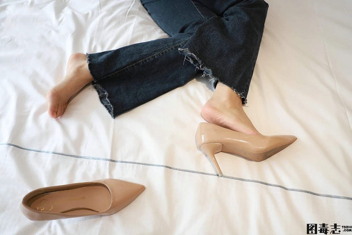 [誉铭传媒] 袜足摄影 2024 新年礼包2-光影社区