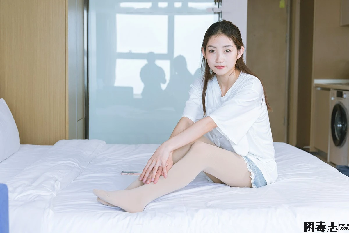 [BoBoSocks袜啵啵] No.228 小沫-板鞋、厚肉丝、裸足-光影社区