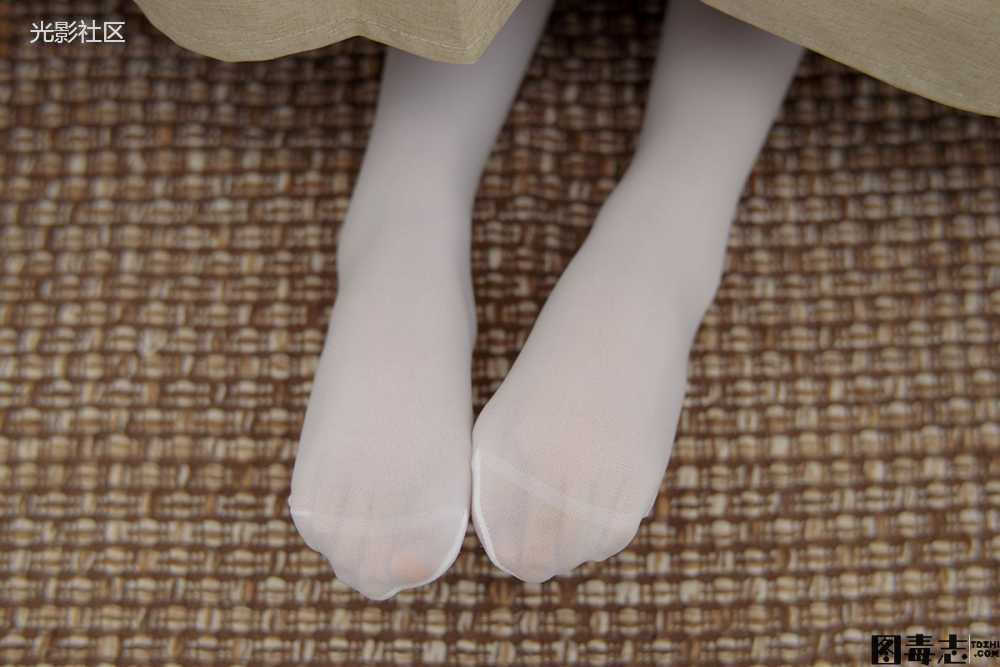 [森萝财团] JKFUN-056 卉子 80D白色过膝袜-光影社区