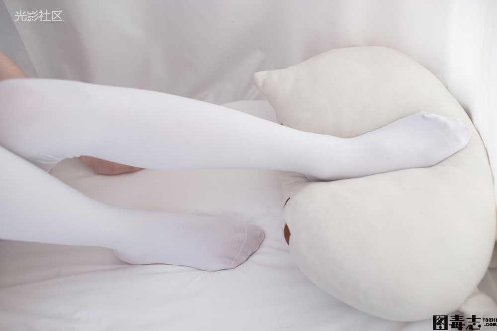 [轻兰映画] SPL.001 白色死库水丝袜秀-光影社区