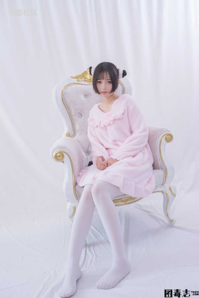 [轻兰映画] VOL.017 半度度度喵 粉红毛茸茸睡衣白丝少女-光影社区