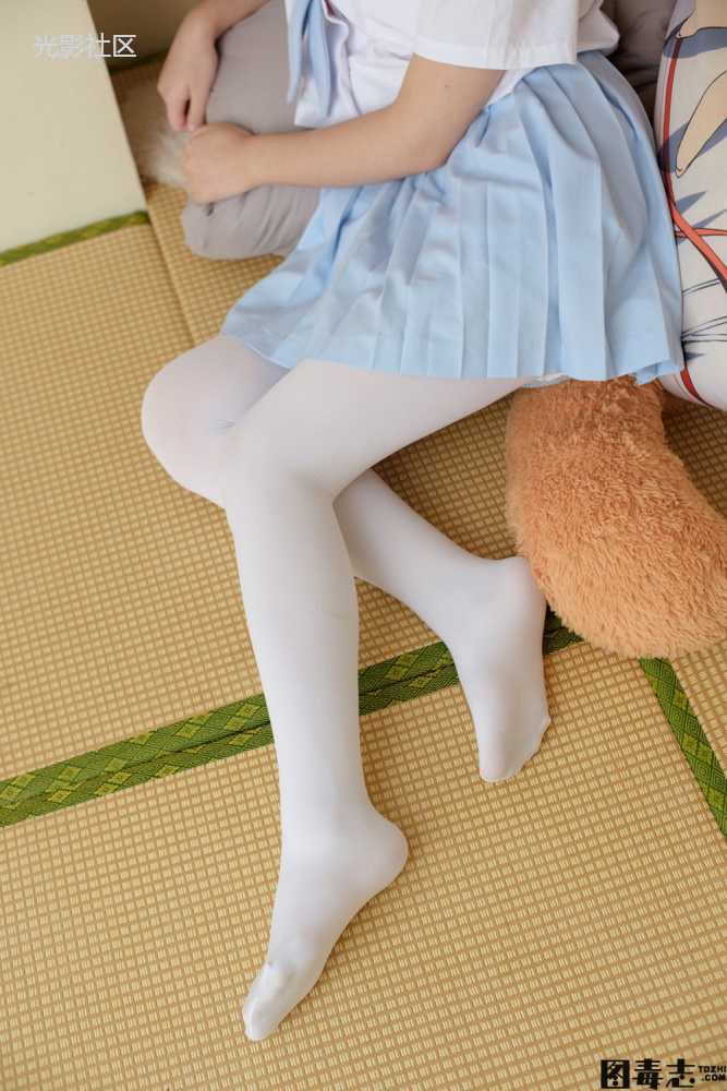 [森萝财团] FREE-006 之前未公布的零散写真-光影社区