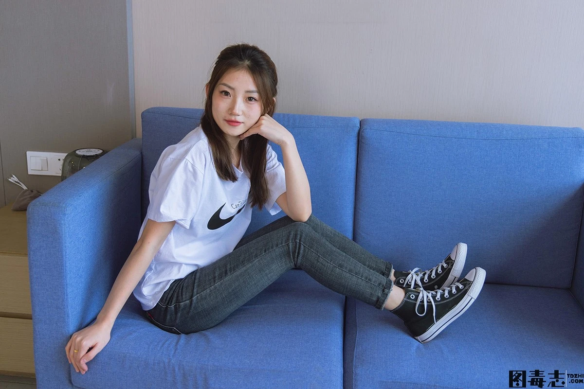 [BoBoSocks袜啵啵] No.220 小沫-两双板鞋、短肉丝、裸足-光影社区