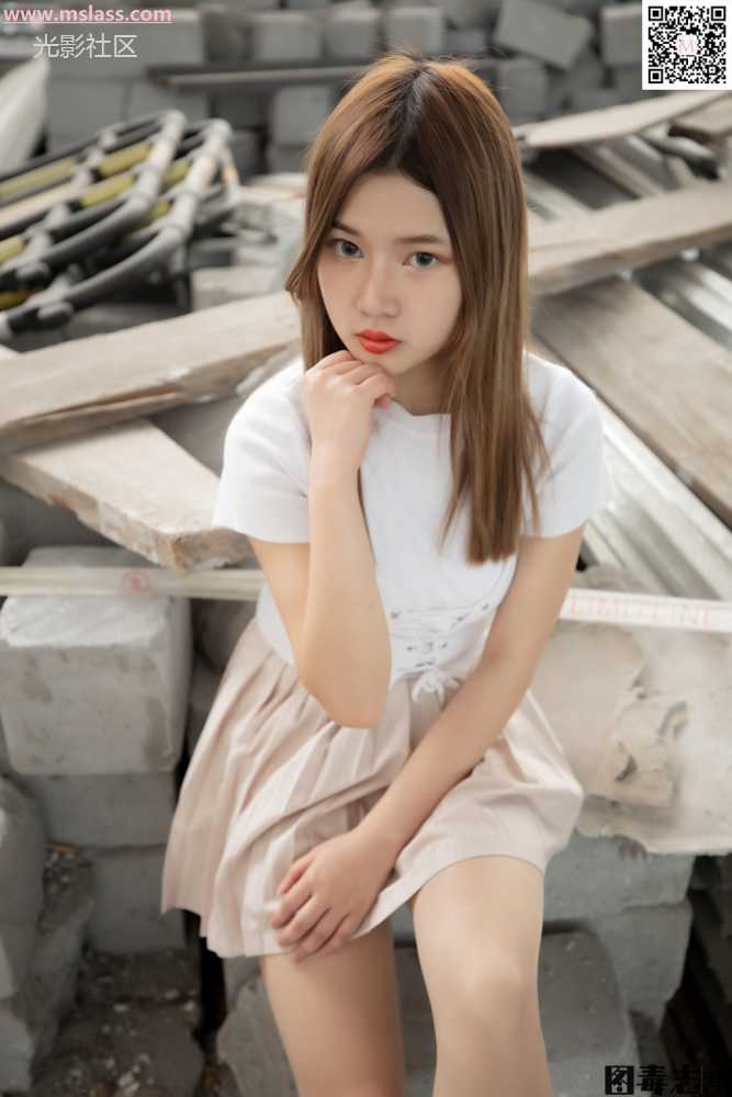 [MSLASS梦丝女神] 2019.08.29 除夕《废墟的小白鞋》-光影社区