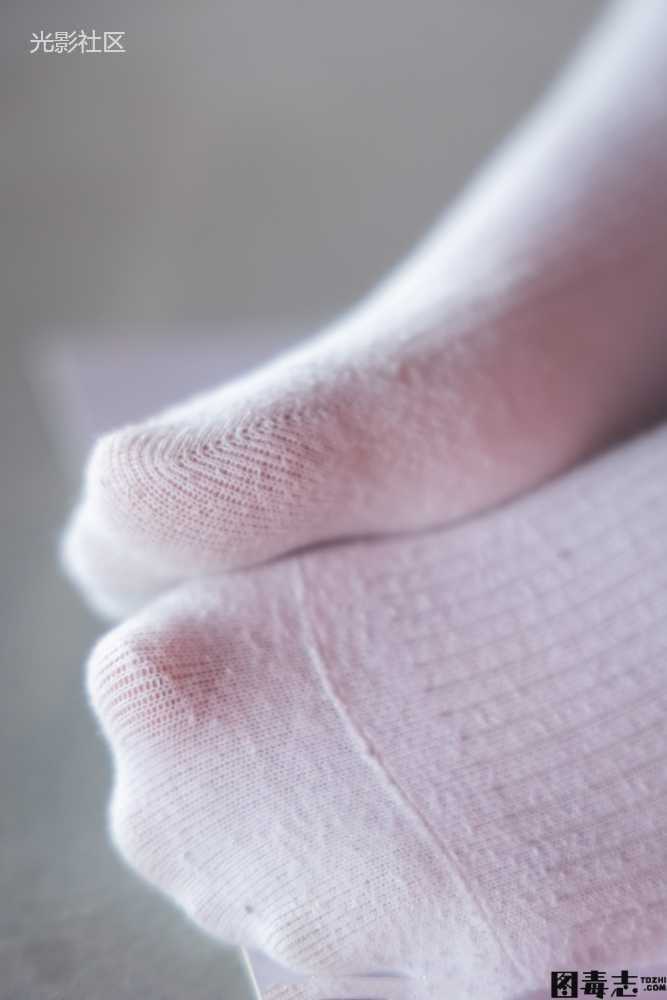 [BoBoSocks袜啵啵] No.018 木木-运动鞋、白棉袜、裸足-光影社区
