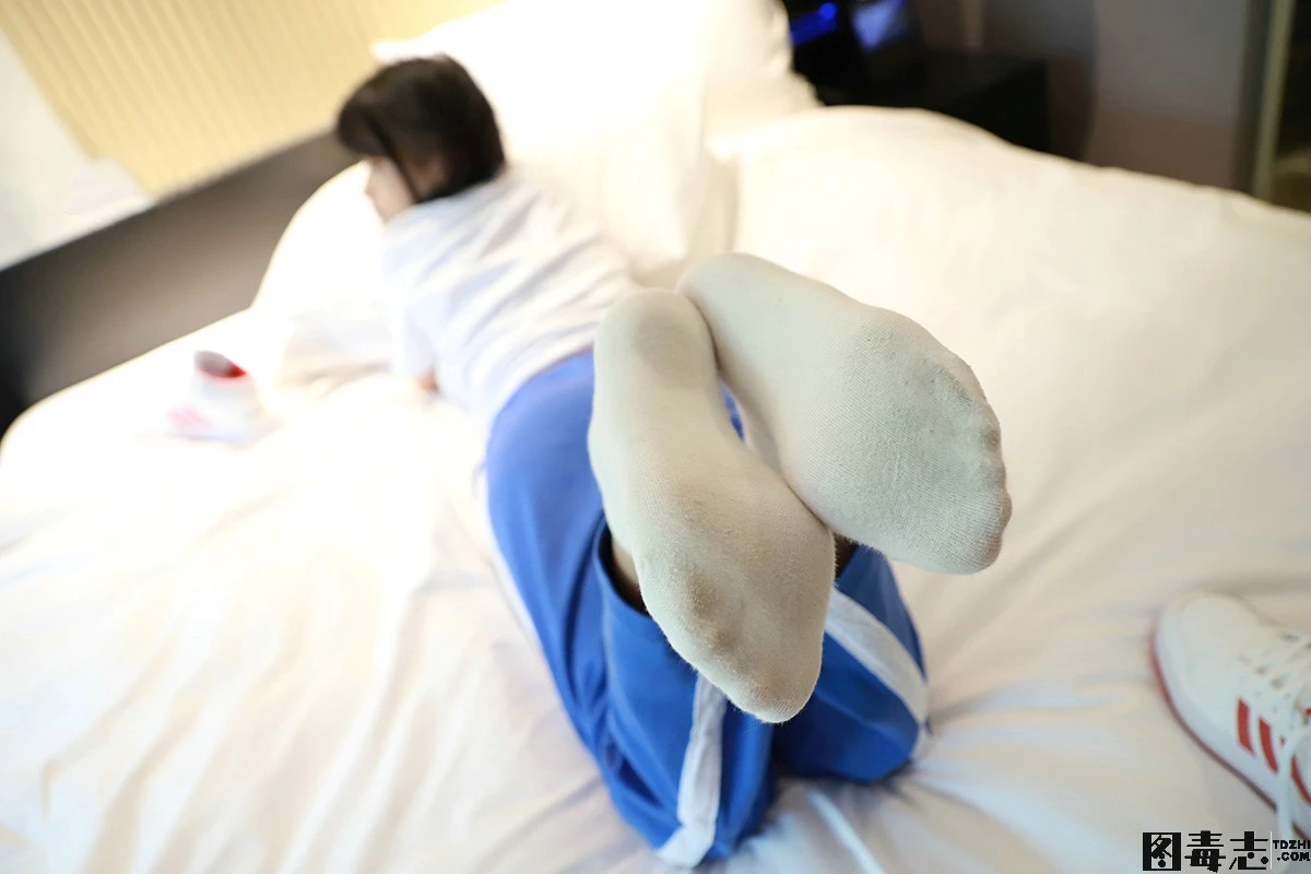 [誉铭传媒] 袜足摄影 2023年第07期作品-光影社区