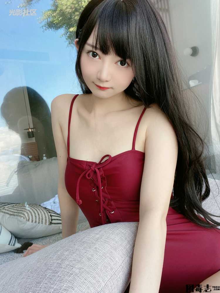 [51酱] 黑红泳装-光影社区