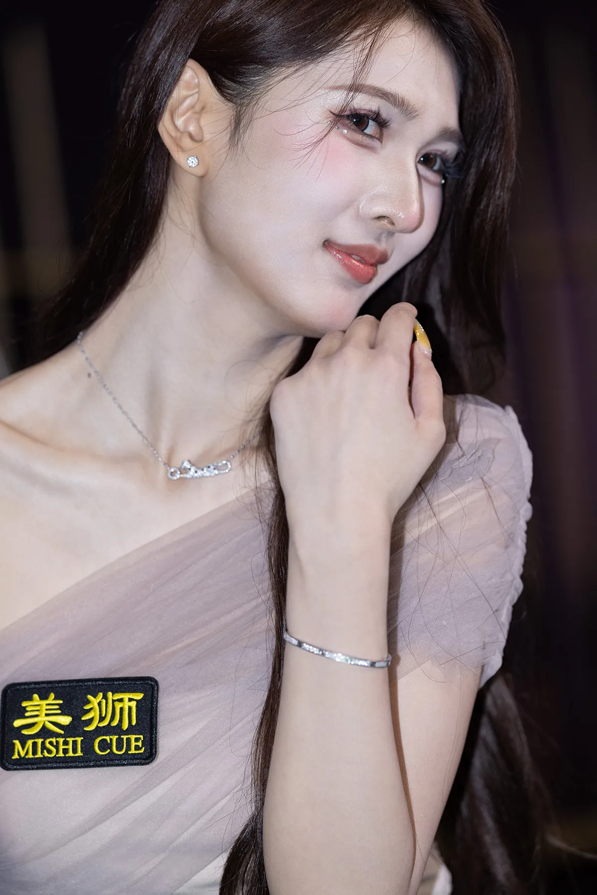 网红御姐车模蔡悦-光影社区