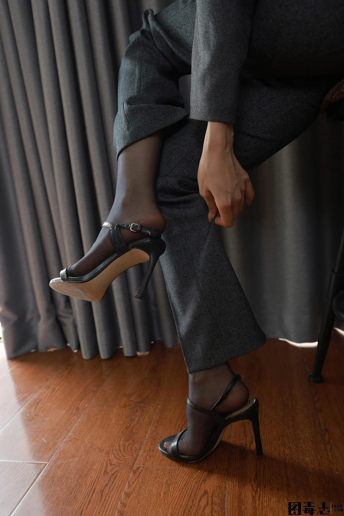 [IESS异思趣向] 模特：小金《裤里嘿斯》-光影社区