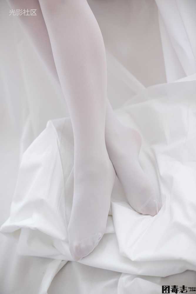 [森萝财团] R15-045 白丝学妹休憩空间-光影社区