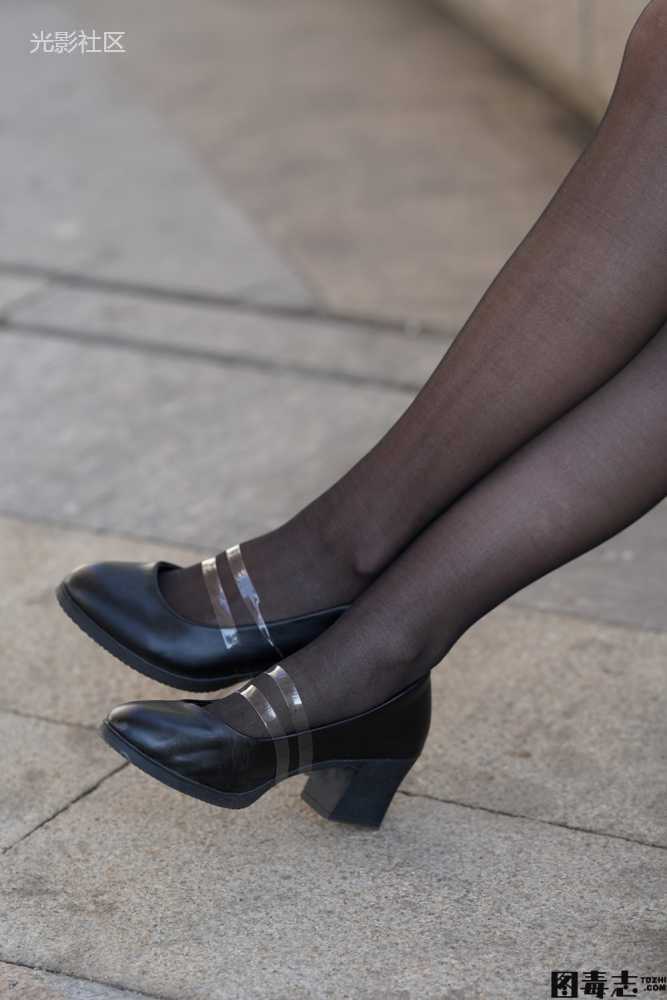 外拍黑丝OL-光影社区