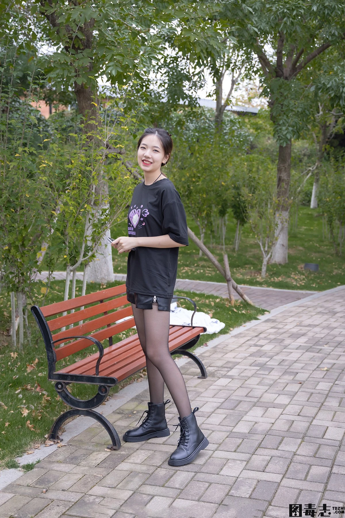 [BoBoSocks袜啵啵] No.221 小甜豆-马丁靴、黑丝-光影社区