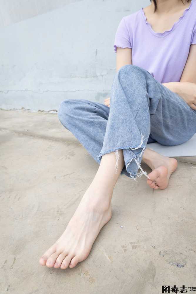 [BoBoSocks袜啵啵] No.020 熊熊-NB运动鞋、蓝色短棉袜、裸足-光影社区