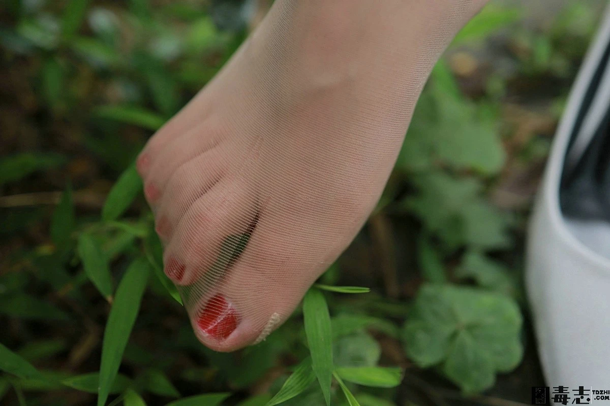 [IESS异思趣向] 模特：紫薇《卖花的小女孩》-光影社区