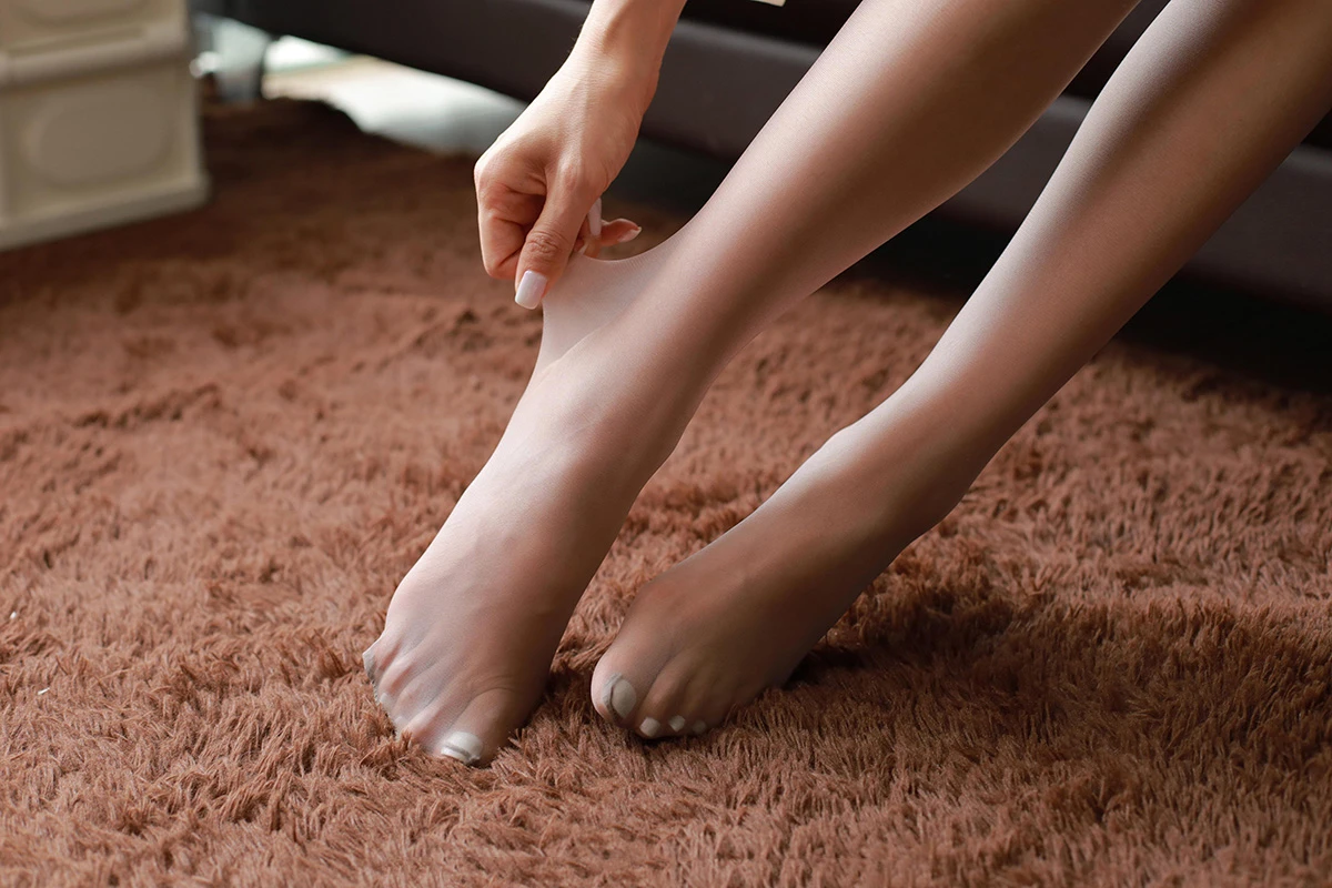 [IESS异思趣向] 模特：美子《白色美甲》-光影社区