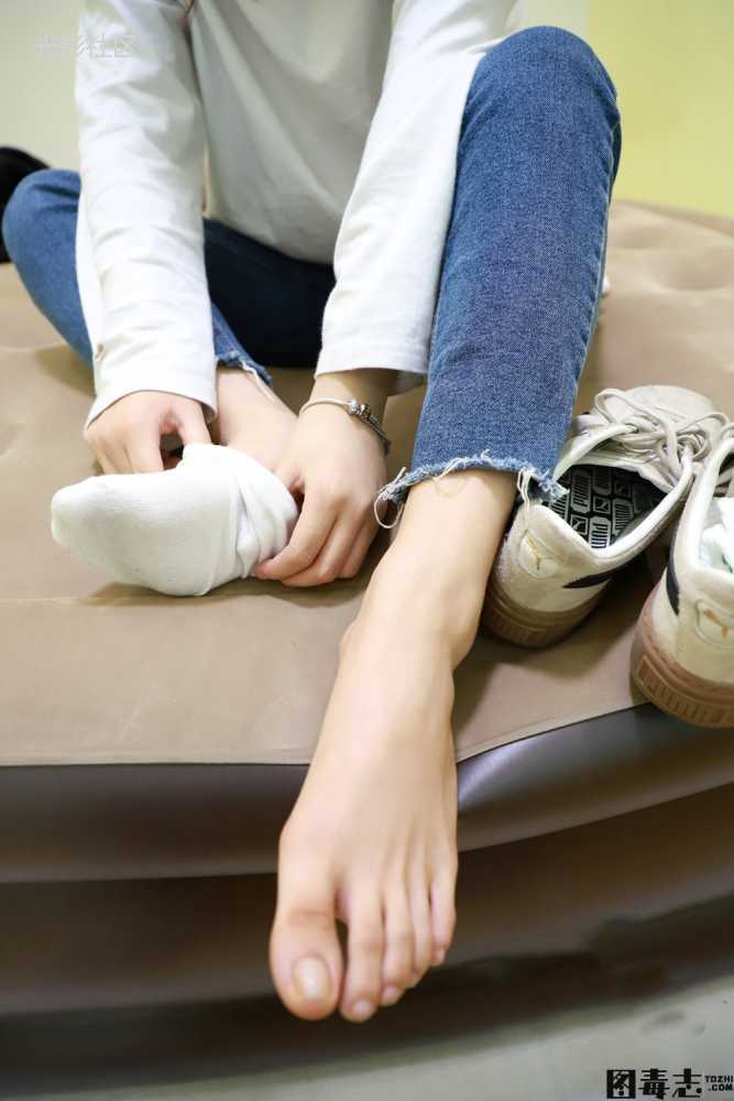 [誉铭传媒]袜足摄影 2021第4期-光影社区