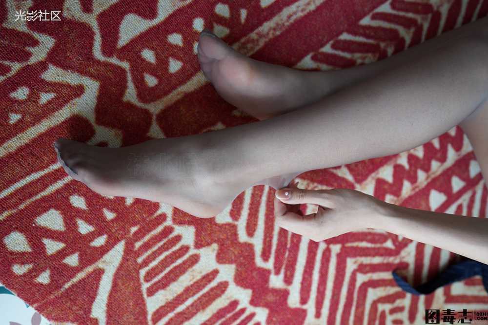 [袜小喵x壹吻映画] YW020《笑笑·条纹裙》-光影社区