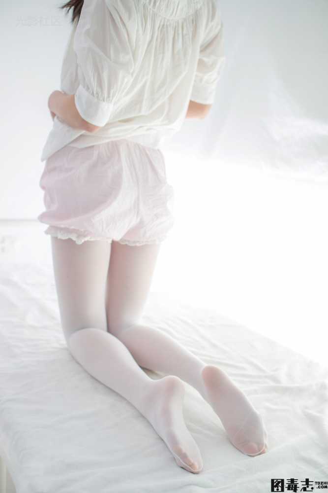 [森萝财团] 有料023 吸吸 小清新少女的私房白丝-光影社区