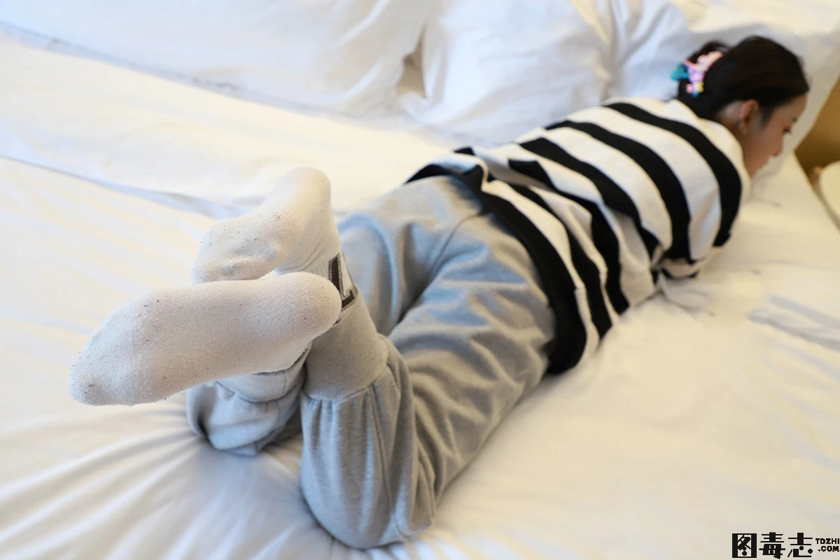 [誉铭传媒] 袜足摄影 2022.01.10特约作品-光影社区