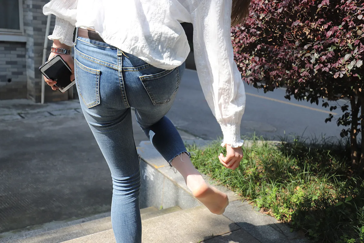 [大西瓜爱牙膏] 牛仔裤小白鞋短肉丝-光影社区