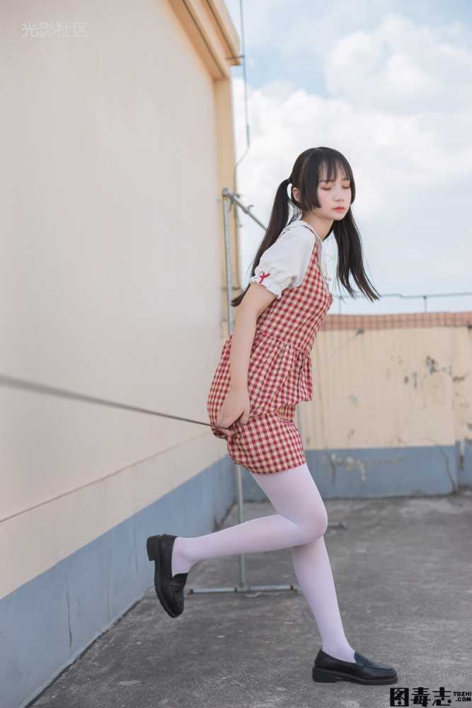 [轻兰映画] SPL.009 半度度度喵 白丝格子连衣裙-光影社区
