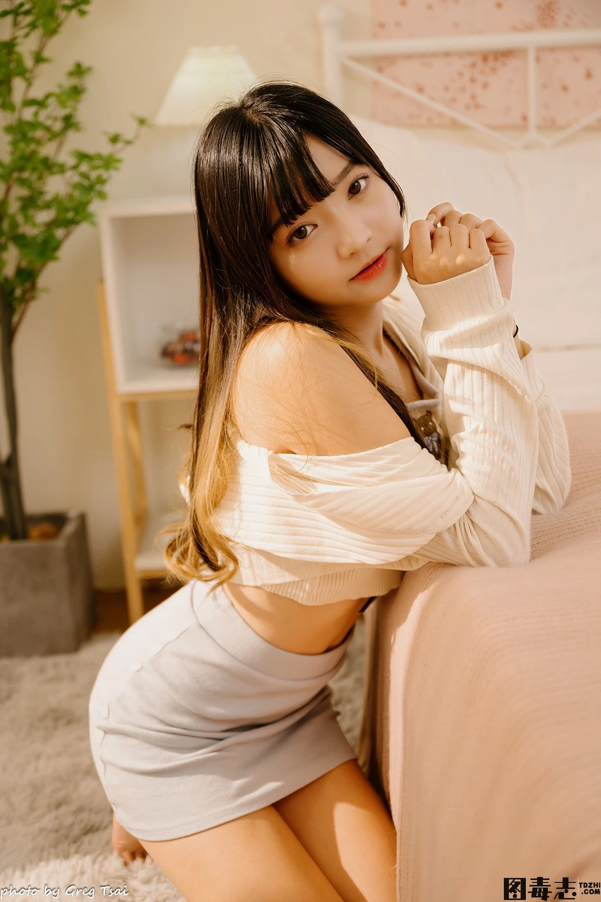 [小颖] 短裙棚拍-光影社区